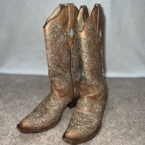 Ariat Corral Genuine Leather Western Cowboy boots blue sparkle inlay detail